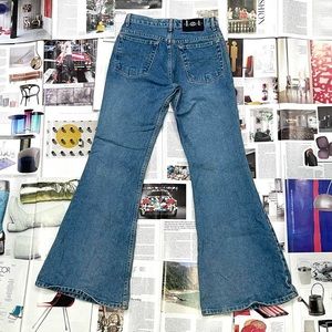 L.e.i vintage light wash mid-rise wide leg flare jeans